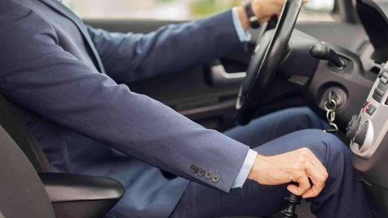 老司机总喜欢长时间踩刹车，这是为什么？