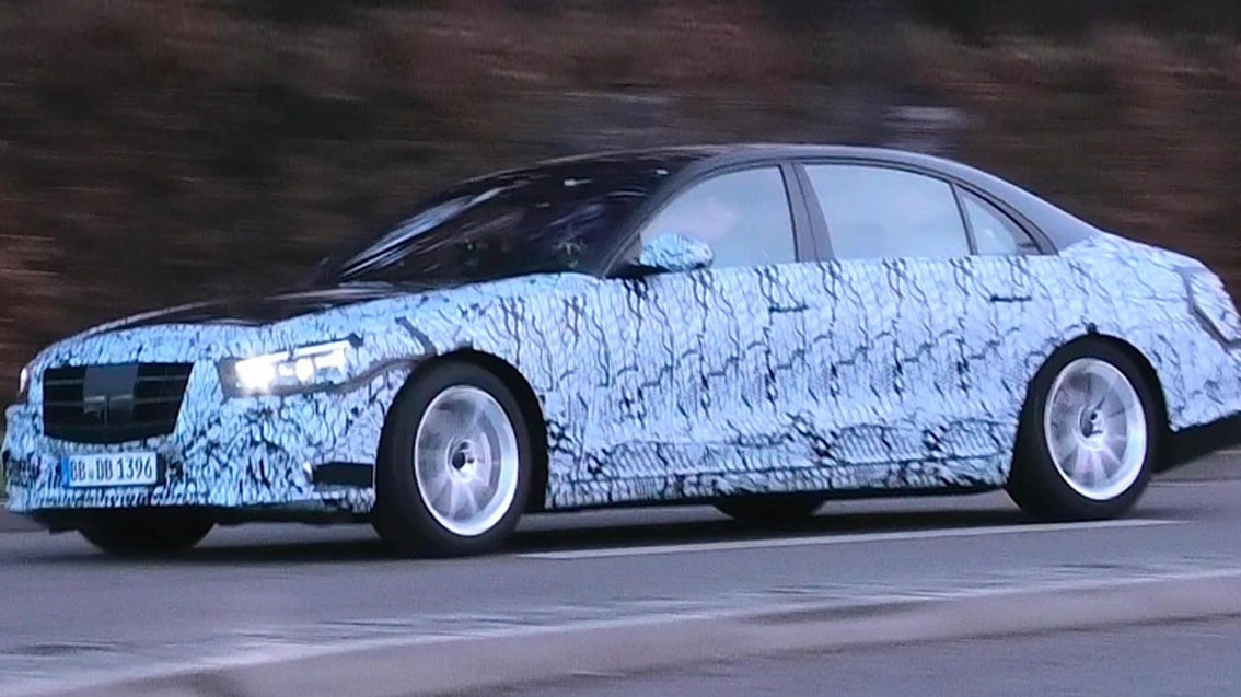 全新奔驰S级低伪谍照 配隐藏式门把手/明年亮相