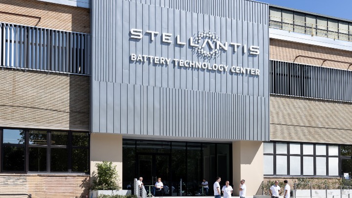 Stellantis计划将电池产能扩大到400 GWh