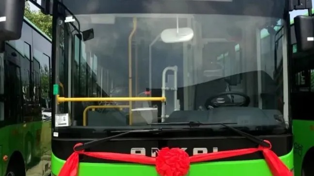 当初一股脑上纯电，现无车可用！谁为公交全盘电动化的恶果买单？