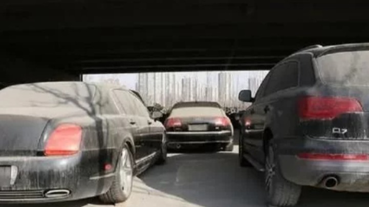 车子长期停放和每天短距离行驶相比，哪一个更伤车?各有损耗