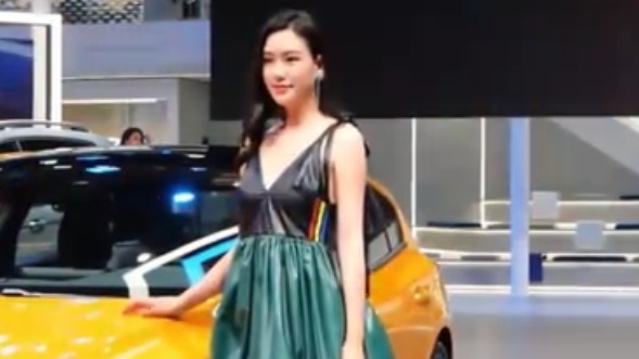 车模走秀《江南烟雨路》