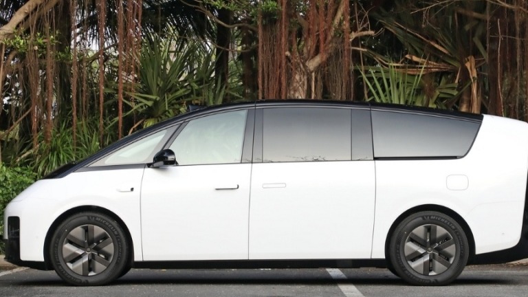 MEGA被抹黑为棺材：让车主惧怕他人眼光的认知战