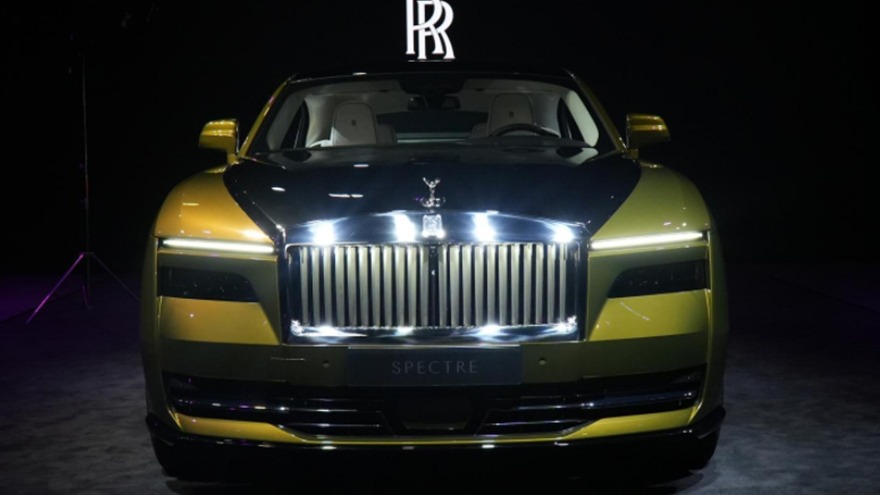 劳斯莱斯也有纯电车了 数据平平无奇，但比谁都贵