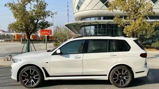 宝马X7命苦，销量不如奔驰GLS也就算了，如今还被自家兄弟抢食