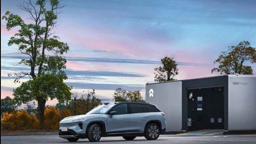 蔚来又开启“基建狂魔”模式 新能源车企是否该自建补能体系？