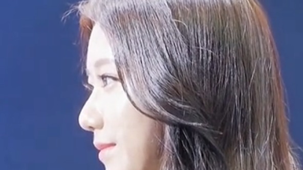 韩国顶级车模，看了一遍又一遍