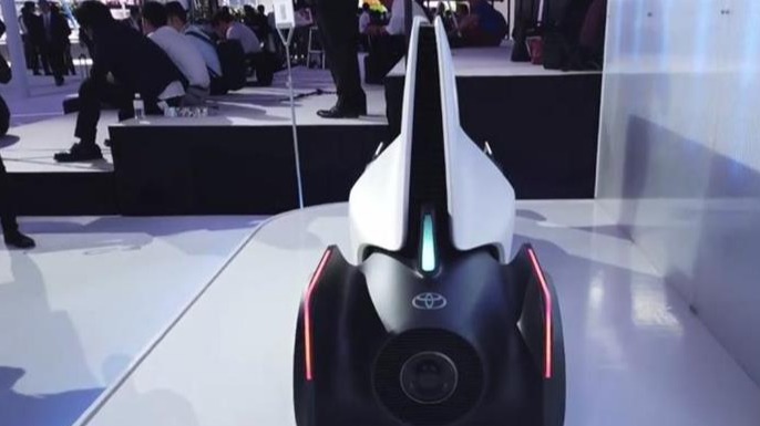 移动充电 丰田为电动车研发“保姆车”