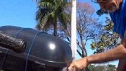 美国男子发明烧水汽车，声称83升水跑3千公里，为何后来离奇死亡