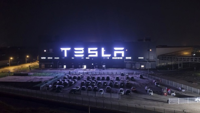 特斯拉预计在年底前获得中国制造牌照 在华已拥有3200名员工