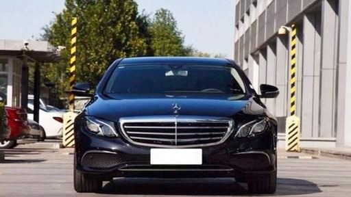 女子70万提奔驰，钥匙上一字令夫妇瞬间火大，怒找4S店退款