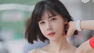 美女车模，你喜欢吗