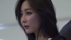 韩国窈窕车模，大长腿白白嫩嫩，女人都妒忌了！