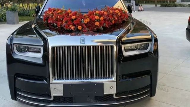 周润发的婚车，谢贤的婚车，都没有万梓良的婚车霸气