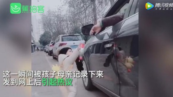 1岁孩子给司机师傅上了一课，网友看后纷纷为萌娃点赞