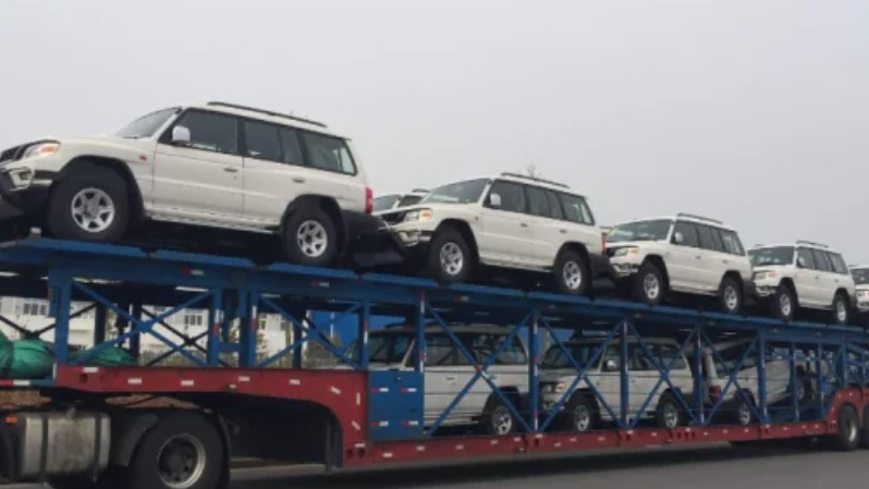 重庆加油站把汽油柴油搞混，上百台车集体报废，加油站：赔偿800