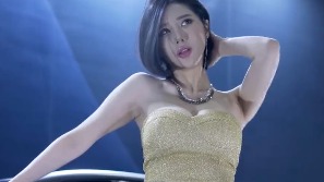 气质优雅漂亮的车模小姐姐