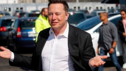 推特还没搞定，马斯克又打算收购曼联