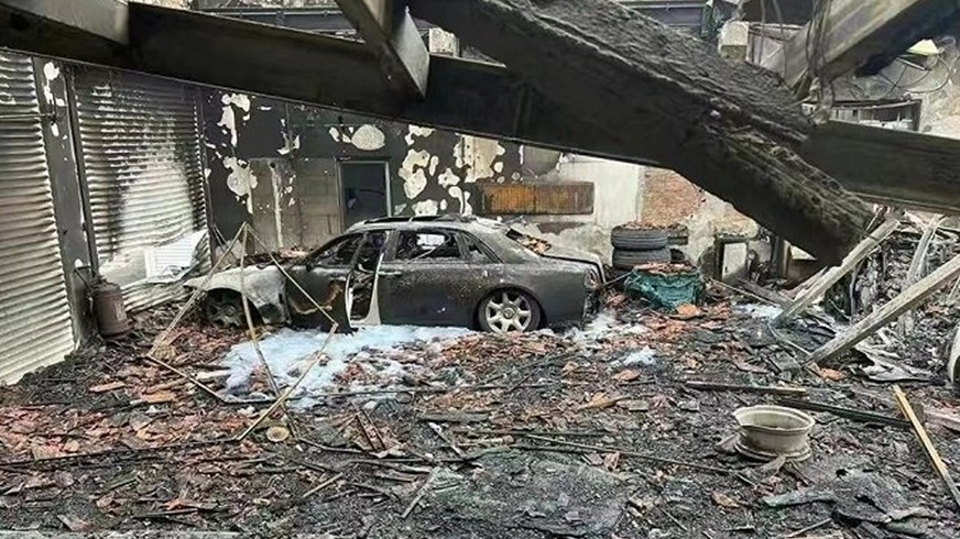 车行失火烧掉半个亿豪车，矛头直指特斯拉 只因它没有不在场证明?