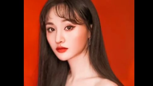 明星与车：她已不是当年的楚雨荨，爱车依旧少女感爆棚