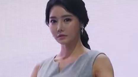 韩国漂亮美女车模小姐姐