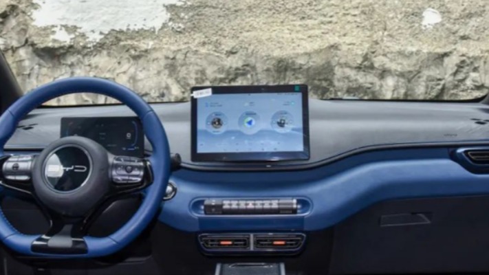 新款萤火虫VS海鸥VS缤果，谁才是“纯电小车之光”