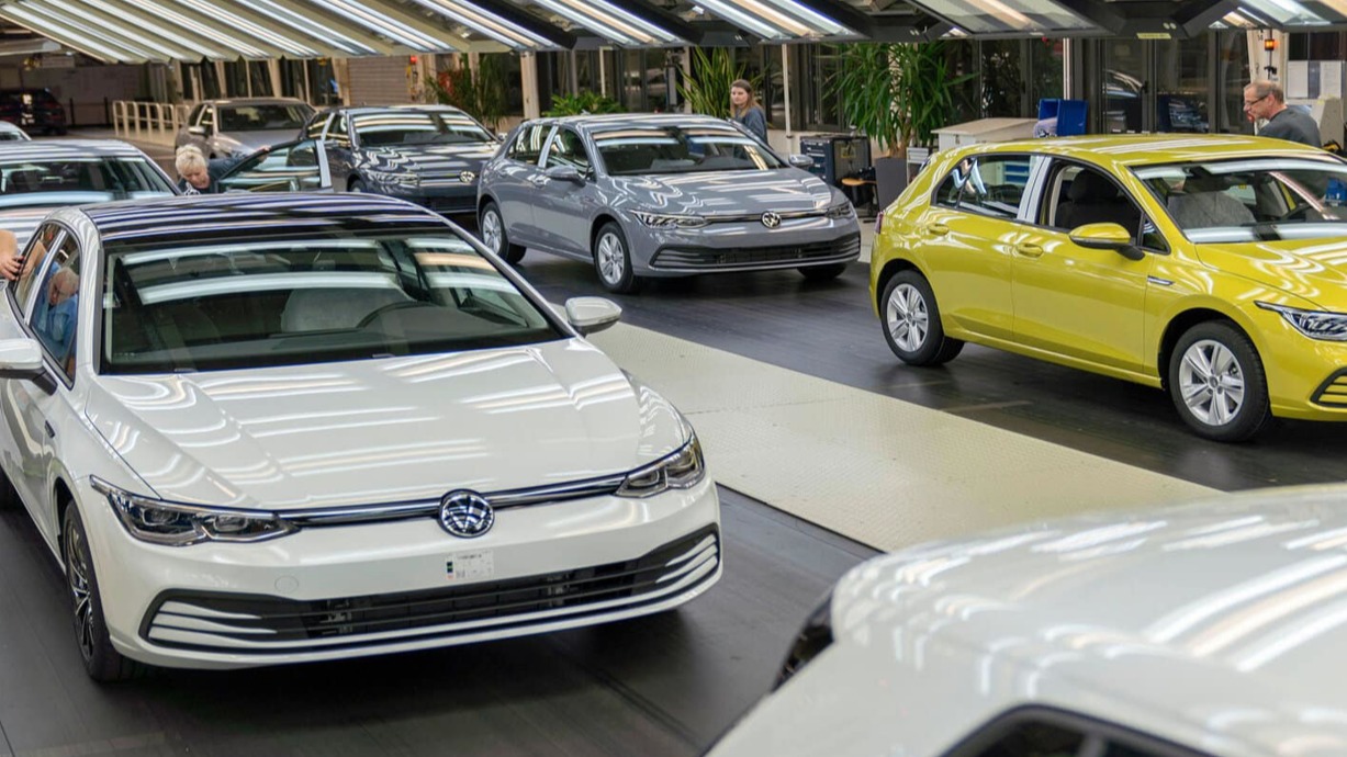 大众沃尔夫斯堡工厂因零部件短缺缩短工时