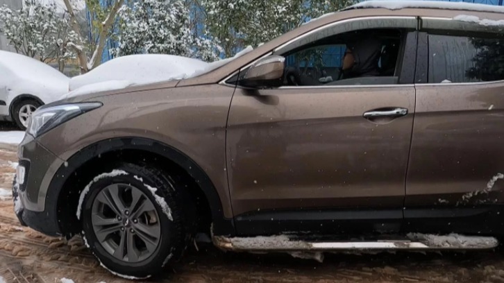 因此车身电子稳定系统是用来防止汽车侧滑、甩尾等，提高汽车安全性的，绝大部分情况下是需要开启车身电子稳定系统的。