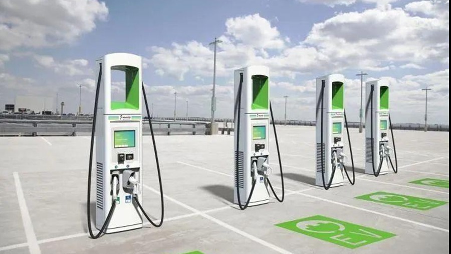 人间清醒还是过于保守？谭旭光炮轰新能源汽车，称无人驾驶是忽悠