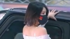 韩国顶级车模大显身材