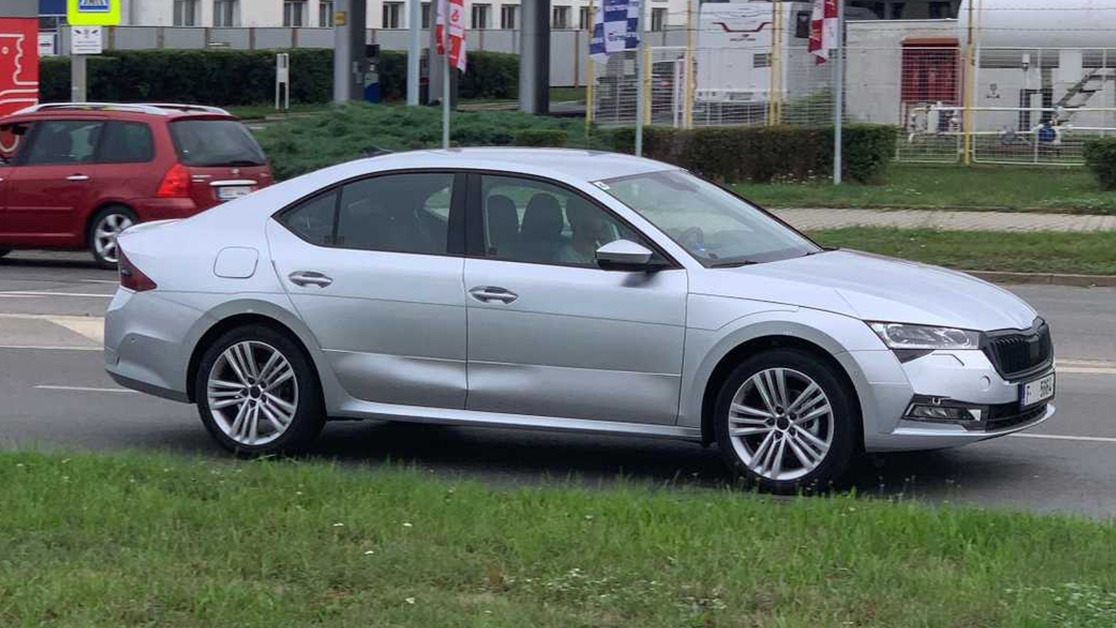 将于11月11日亮相 曝斯柯达全新明锐三厢版谍照