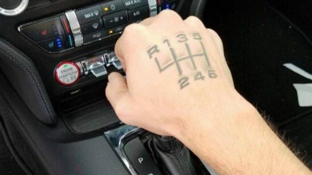 为何出租车那么倾向手动挡，提速起步还快过自动挡？跳档更是精通