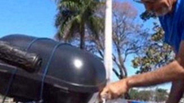 美国男子发明烧水汽车，声称83升水跑3千公里，为何后来离奇死