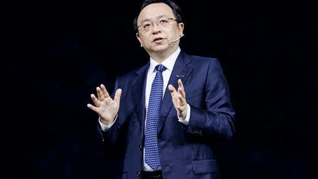 比亚迪“降价”，磨刀霍霍向同行