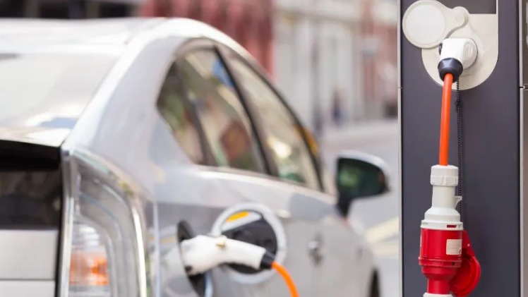 电车多了，电网负担大？说不定是背后偷偷乐