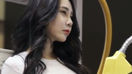 饭拍汽车模特走秀现场