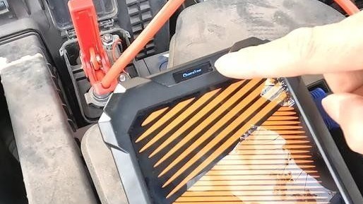 停车为何要车头朝外？只因车头朝外好处太多了，你平时都是怎么停