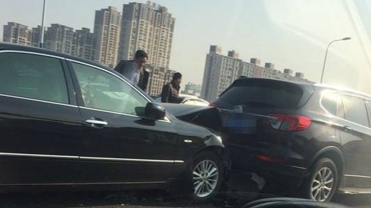 支招儿！如何应对前车突然急刹车致追尾？