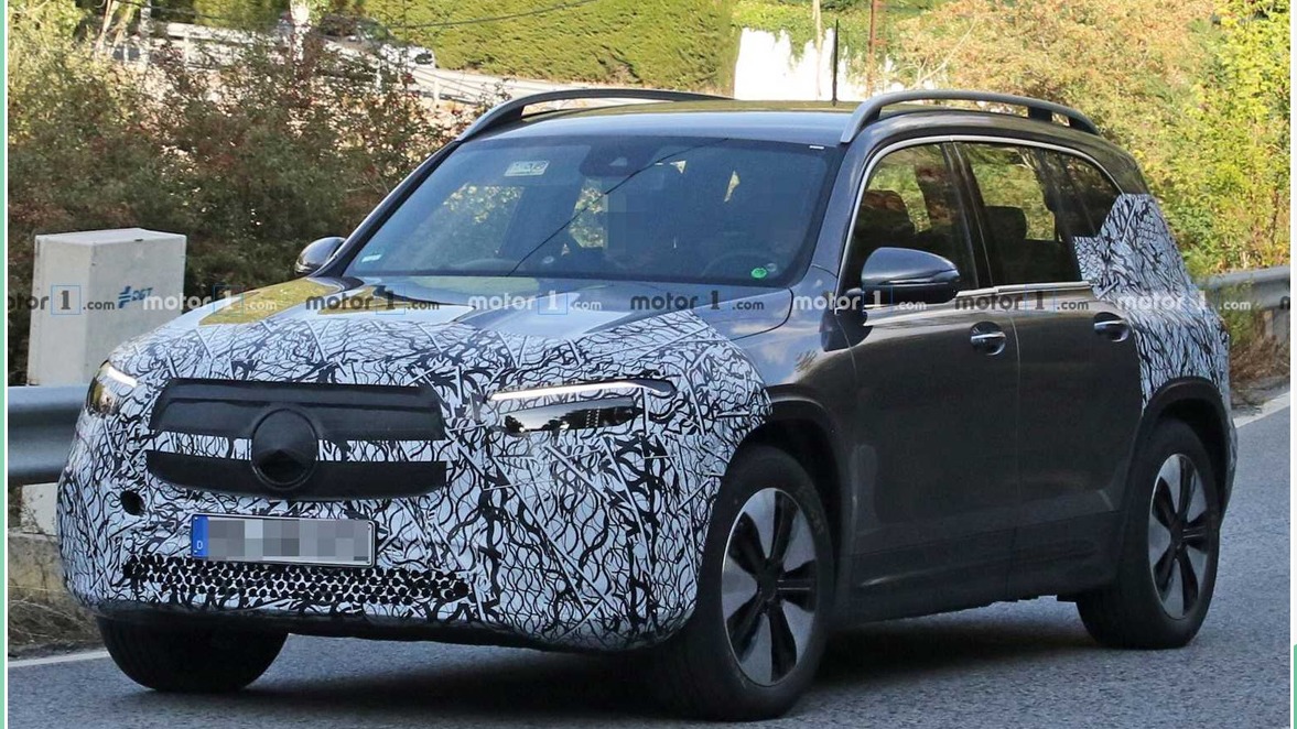 奔驰EQB路试曝光 续航达500km/有望明年亮相