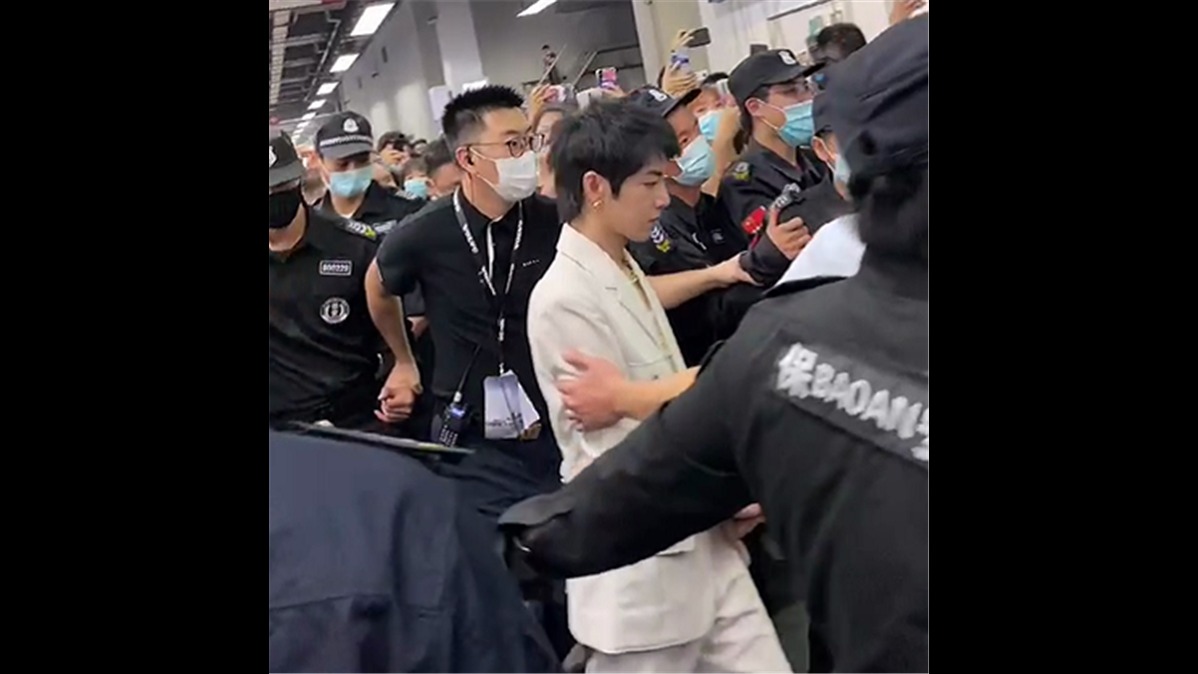 没想到在广州车展上我追星成功了