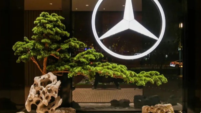 官降之后再降，奔驰EQ的电动化迷局如何破解？