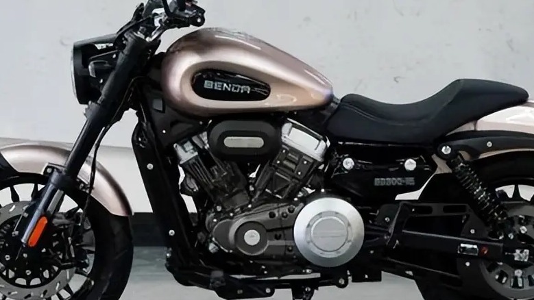 奔达金吉拉与灰石300的对决，摩旅选谁？