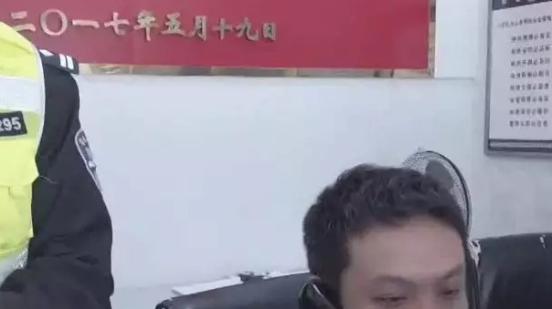 一夜不见车身“伤痕累累”，车主一口咬定是油漆工“太马虎”，油