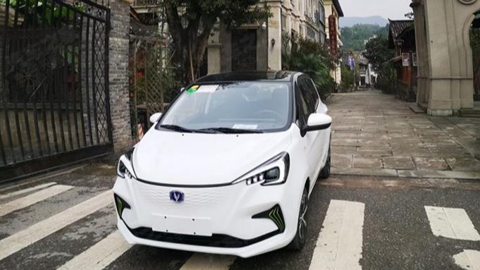 外观造型犀利 曝长安奔奔E-Star谍照