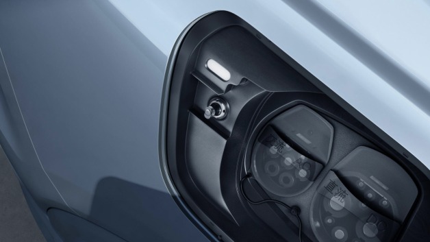 每一个高速上龟速行驶的电车车主，都在后悔没买燃油车！