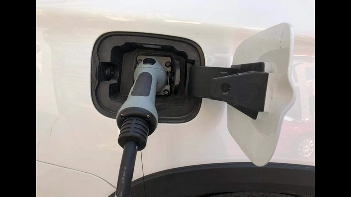 全球公共慢充桩和快充桩的数量超86万 6成来自中国