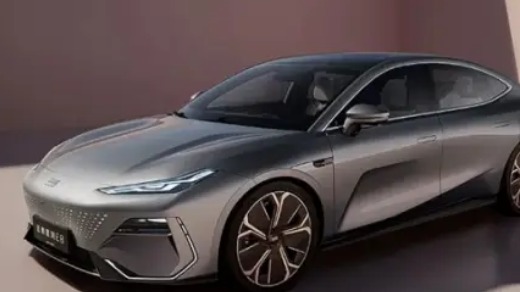 售16.58万起，推至高1.5万限时置换补贴！银河E8比汉EV更值得买？