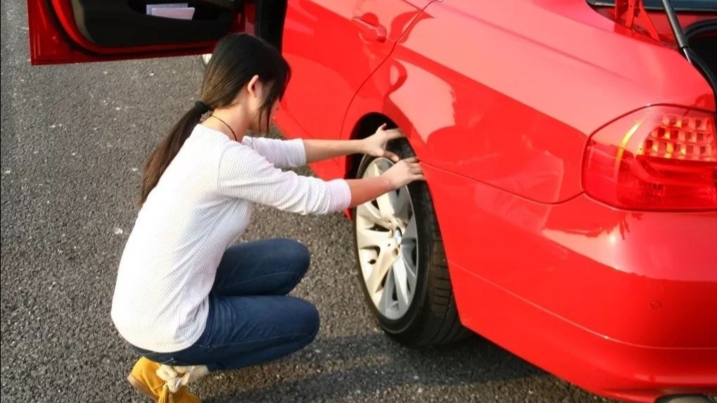 换完轮胎不要一走了之，一定要把这个部位确认好再上路
