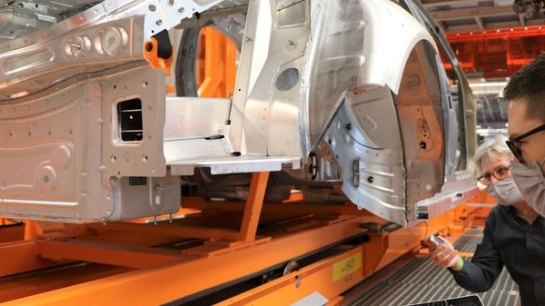 奥迪考虑在美国建首座电动车装配厂，或与大众保时捷车型共用