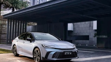 第九代凯美瑞VS帕萨特：如果考虑高配，选谁更合适？